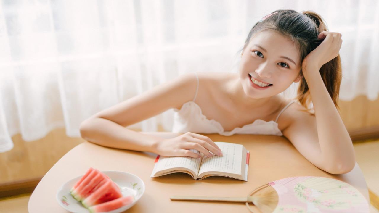 黃色片大女人: 解讀這一詞匯背后的性別與權(quán)力關(guān)系